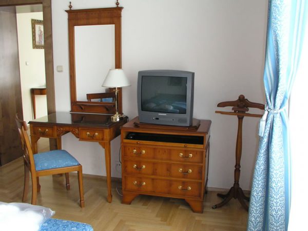 Komoda pod TV